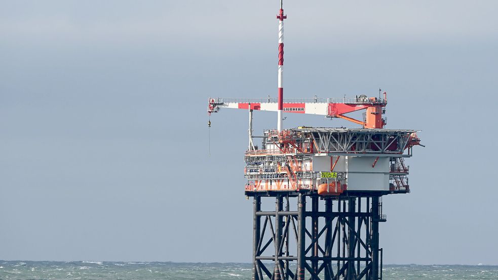 Im August 2024 wurde die Plattform N05-A in der niederländischen Nordsee installiert. Foto: Penning/dpa