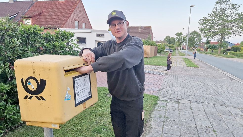 Reiner Barkhoff hörte es im Postkasten klingeln. Foto: Tatjana Gettkowski