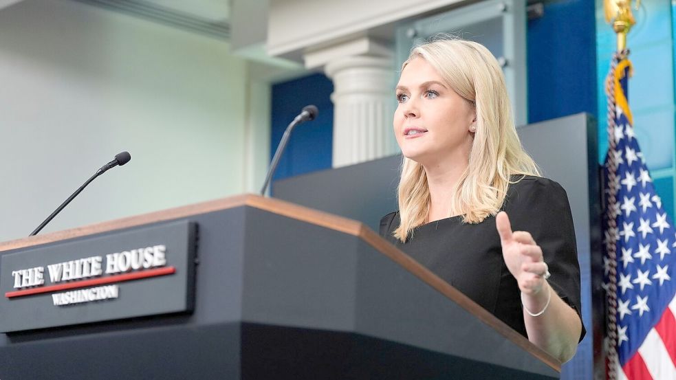 Die Pressesprecherin des Weißen Hauses, Karoline Leavitt, betont, Präsident Trump strebe stets Diplomatie an, würde aber auch - falls nötig - Stärke zeigen. Foto: Alex Brandon/AP/dpa