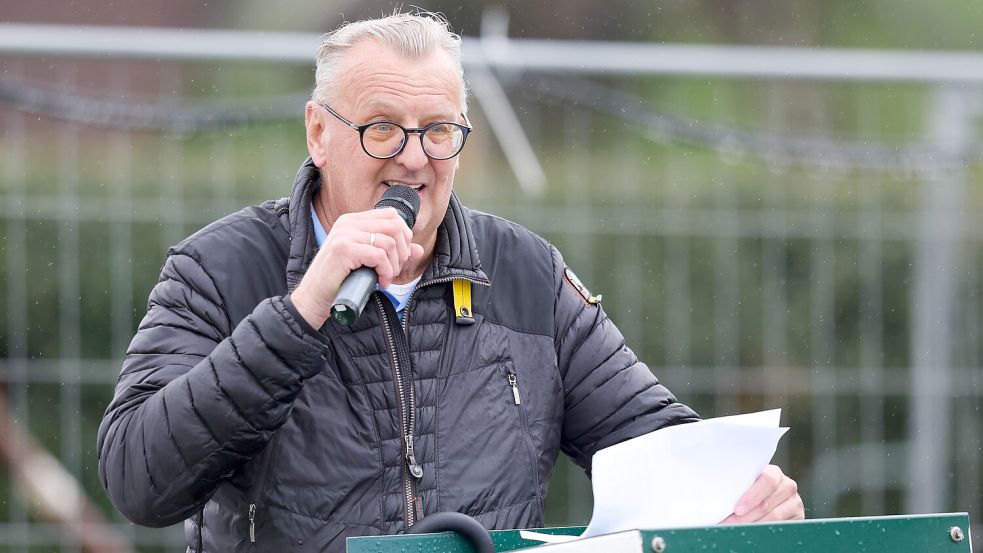 Johannes Poppen war bis zu seinem Schlaganfall nahezu bei jedem Heimspiel und auch als Stadionsprecher im Einsatz. Archivfoto: Doden/Emden
