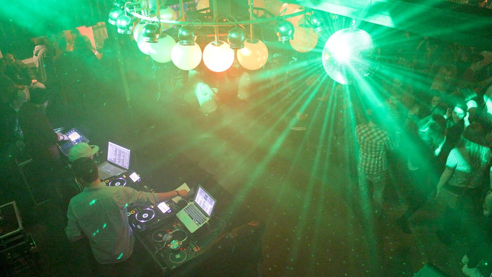 Abi-Partys wie hier 2015 im Steffens in Neulehe im Emsland sind weiterhin beliebt. Aber regelmäßig am Wochenende in die Disco geht man eher nicht mehr. Foto: Deike Terhorst