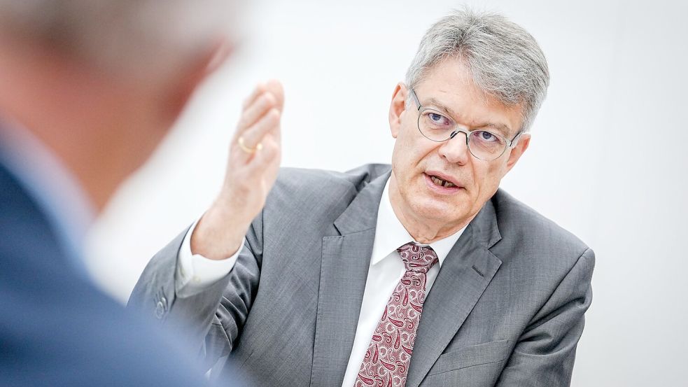 Verkehrsminister Schnieder kündigt einen Runden Tisch an. Foto: Kay Nietfeld/dpa