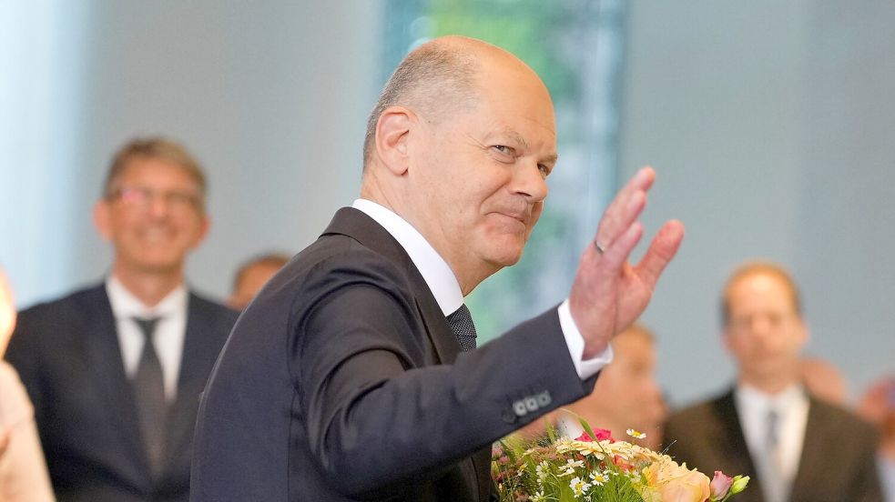 Scholz hat sich aus dem Kanzleramt verabschiedet - soll aber weiter ein Büro und Mitarbeiter haben. (Archivbild) Foto: Michael Kappeler/dpa
