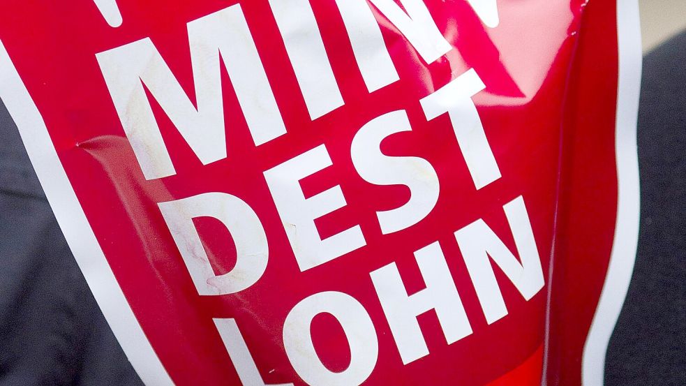 Die Gewerkschaften trommeln für einen deutlich höheren Mindestlohn. Foto: Jens Wolf/dpa