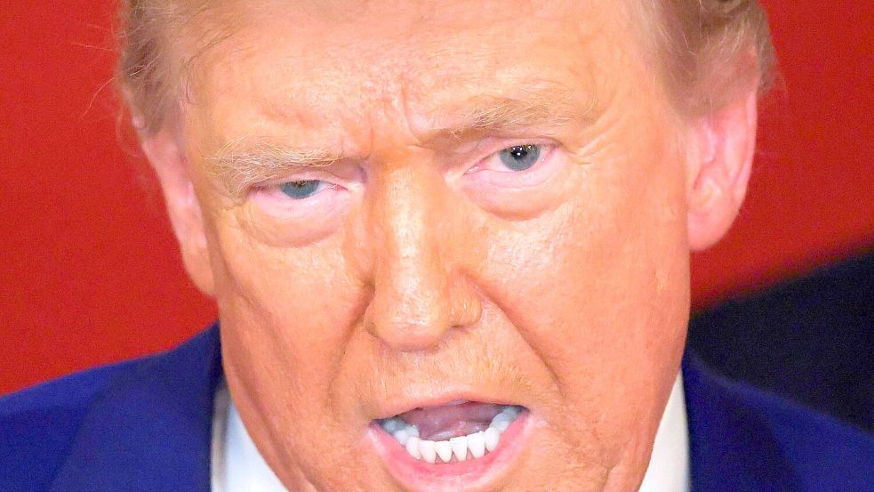 US-Präsident Trump warnt den Iran vor Vergeltung. Foto: Carlos Barria/Reuters Pool via AP/dpa