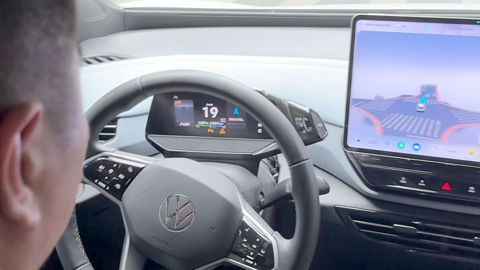 Das Cockpit des Autopiloten von VW in Shanghai. Wird der Sicherheitsfahrer bei der Testfahrt eingreifen müssen? Foto: Tobias Schmidt