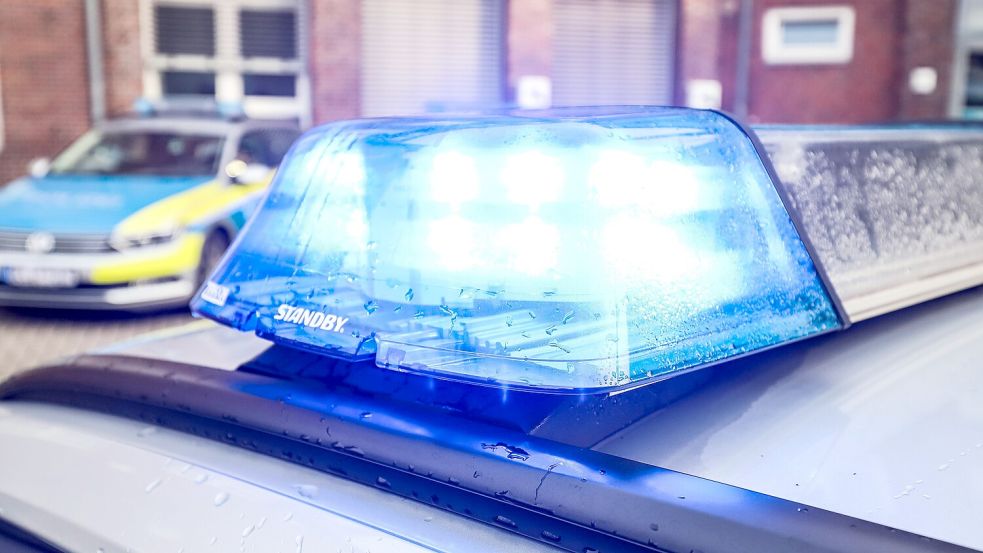 In Bremen haben Polizisten einen Hochzeitskorso aufgelöst. Foto: Melanie Hohmann