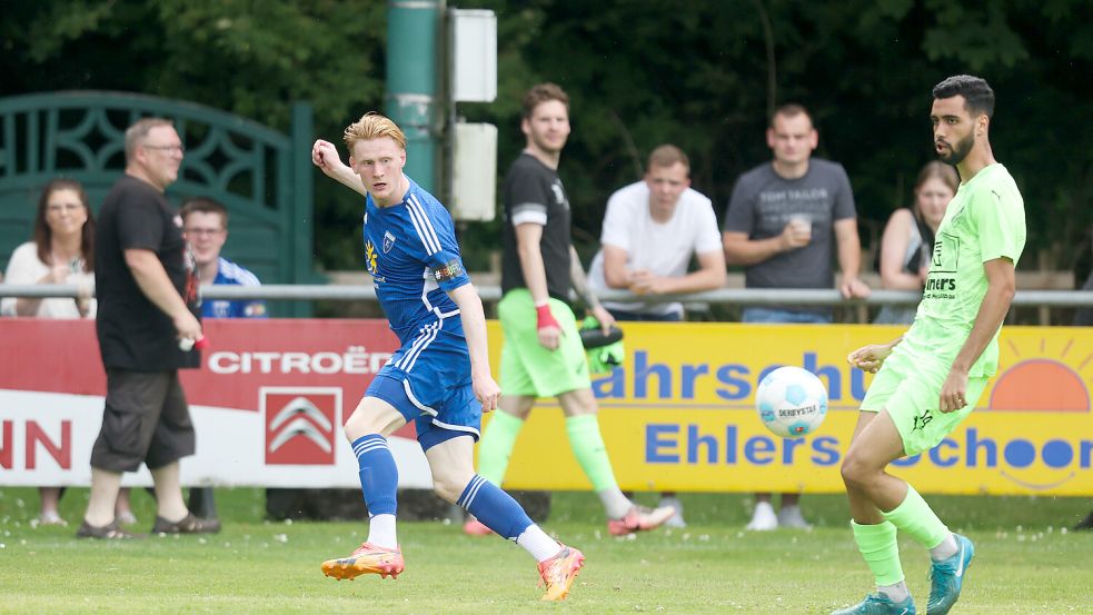 Nach einem engen Spiel geht Kickers Emden doch erfolgreich vom Platz. Foto: Jens Doden, Emden