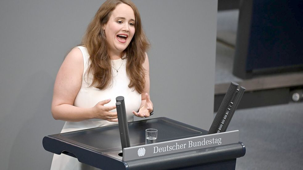 Lang sagt: „Die Menschen wollen sich darauf verlassen können, dass ihr T-Shirt nicht von Kindern genäht wurde.“ (Archivbild) Foto: Katharina Kausche/dpa
