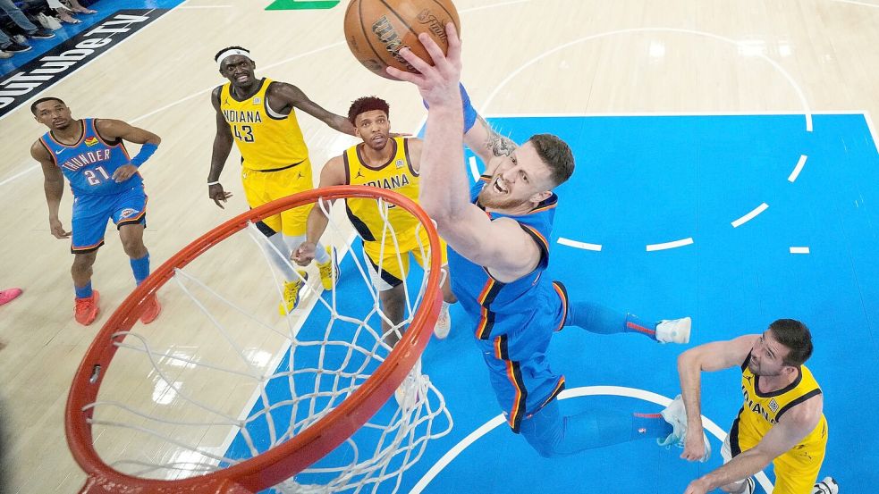 Isaiah Hartenstein und die Oklahoma City Thunder flogen am Ende zum Titel. Foto: Kyle Terada/Pool IMAGN Images/AP/dpa