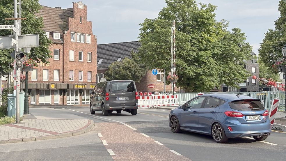 Ein kleiner weißer Pfeil weist die Fahrtrichtung. Fotos: Mona Hanssen