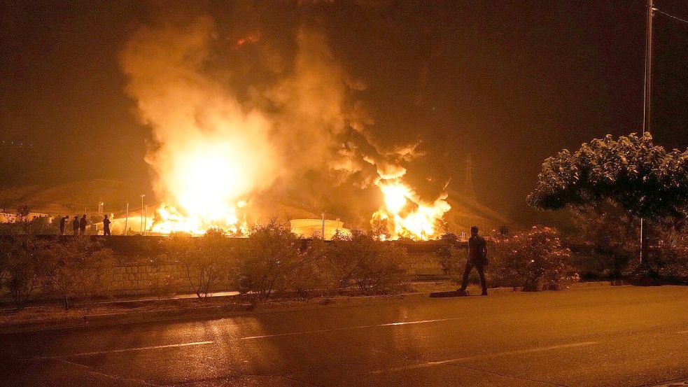 Nach mehr als zehn Tagen intensiver israelischer Luftangriffe soll der Krieg mit dem Iran bald zu Ende sein. Foto: Vahid Salemi/AP/dpa