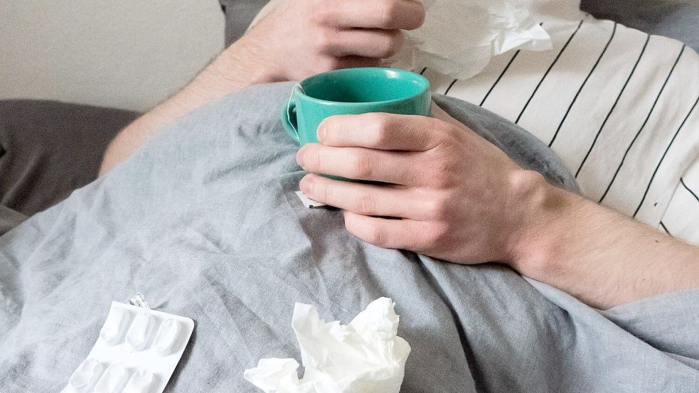 „Leisure Sicknes“: Einer Studie zufolge kennen viele Menschen das Phänomen, ausgerechnet an freien Tagen Krankheitssymptome zu erleben. (Symbolbild) Foto: Philip Dulian/dpa