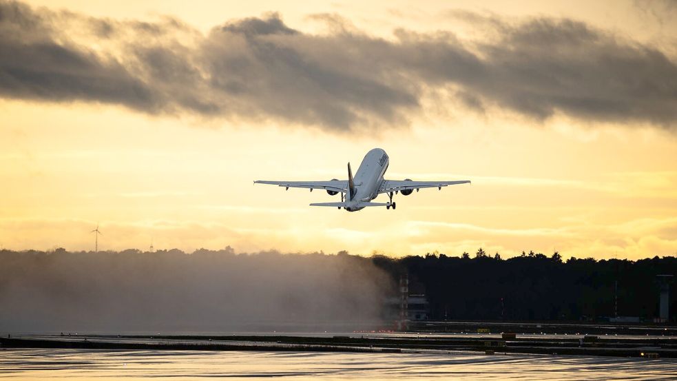 Auch die Entschädigungszahlungen bei Verspätungen könnten neu geregelt werden. (Archivbild) Foto: Andreas Arnold/dpa/dpa-tmn