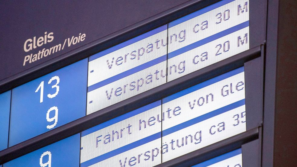 Mit den Generalsanierungen will die Bahn vor allem die chronische Unpünktlichkeit in den Griff kriegen. (Archivbild) Foto: Fabian Sommer/dpa