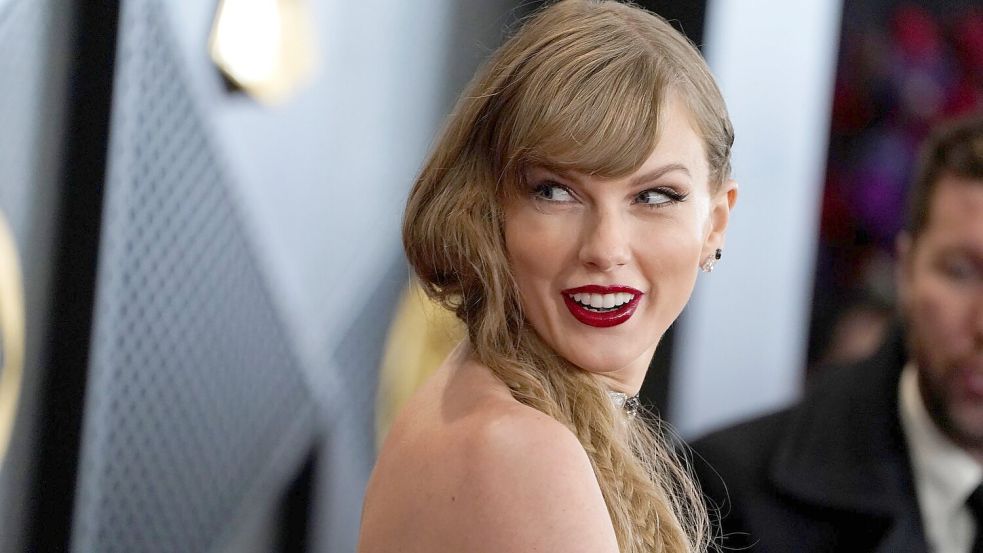 Spielt in riesigen Stadien und gibt auch Überraschungsgigs: Taylor Swift (Archivbild). Foto: Jordan Strauss/Invision/AP/dpa