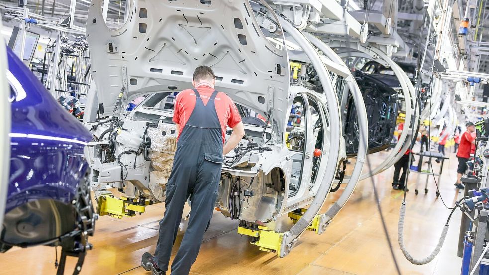 Die Abschreibungsregeln sollen dafür sorgen, dass Unternehmen moderne Maschinen anschaffen. (Symbolbild) Foto: Jan Woitas/dpa