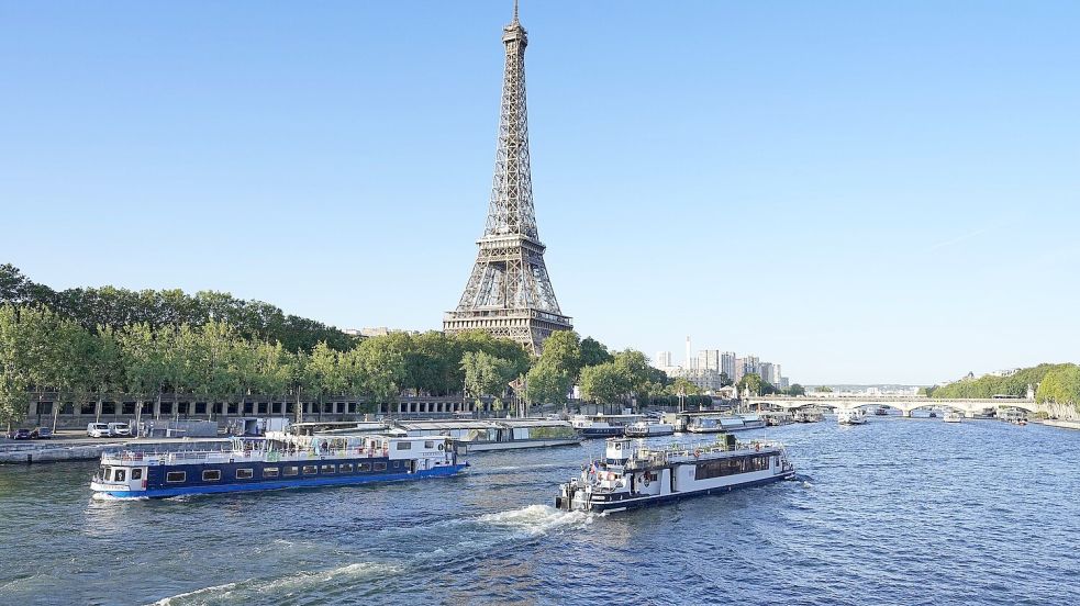In Paris sind im August wegen der Ferien deutlich weniger Menschenmassen unterwegs. (Archivbild) Foto: -/kyodo/dpa