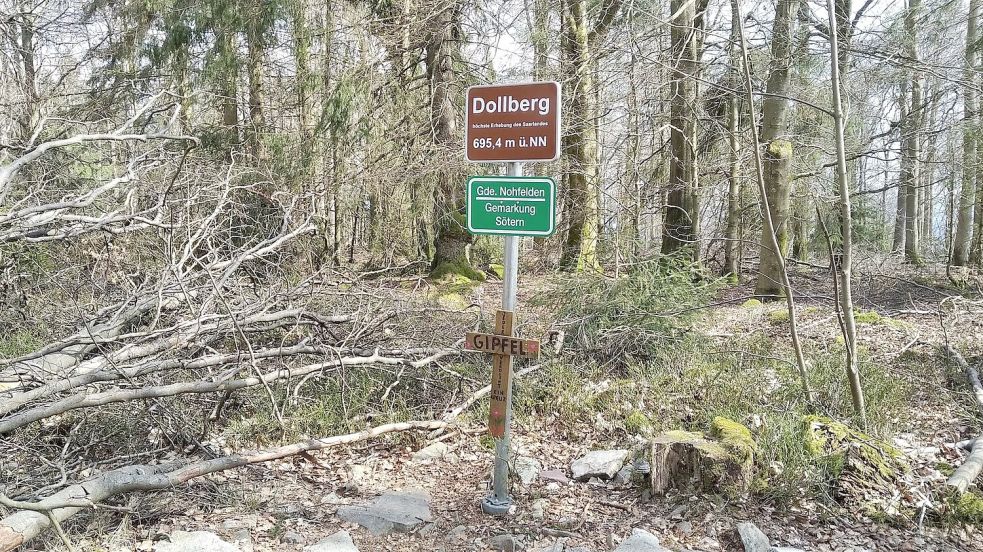 Der Dollberg bei Nohfelden gilt seit einer Neuvermessung 2005 als höchster natürlicher Punkt im Saarland. (Handout) Foto: Sören Molter/Stabsstelle Tourismus, Kultur & Öffentlichkeitsarbeit Gemeinde Nohfelden/dpa
