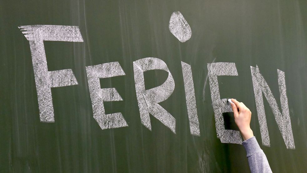 Als erste starten die Kinder in drei ostdeutschen Bundesländern. (Symbolbild) Foto: Ralf Hirschberger/dpa