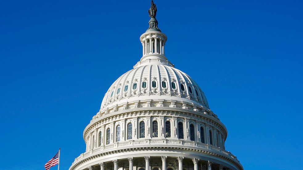 Die Förderbank KfW schätzt, dass die Staatsverschuldung der USA stärker steigen wird als bisher angenommen. Foto: Julia Demaree Nikhinson/AP/dpa