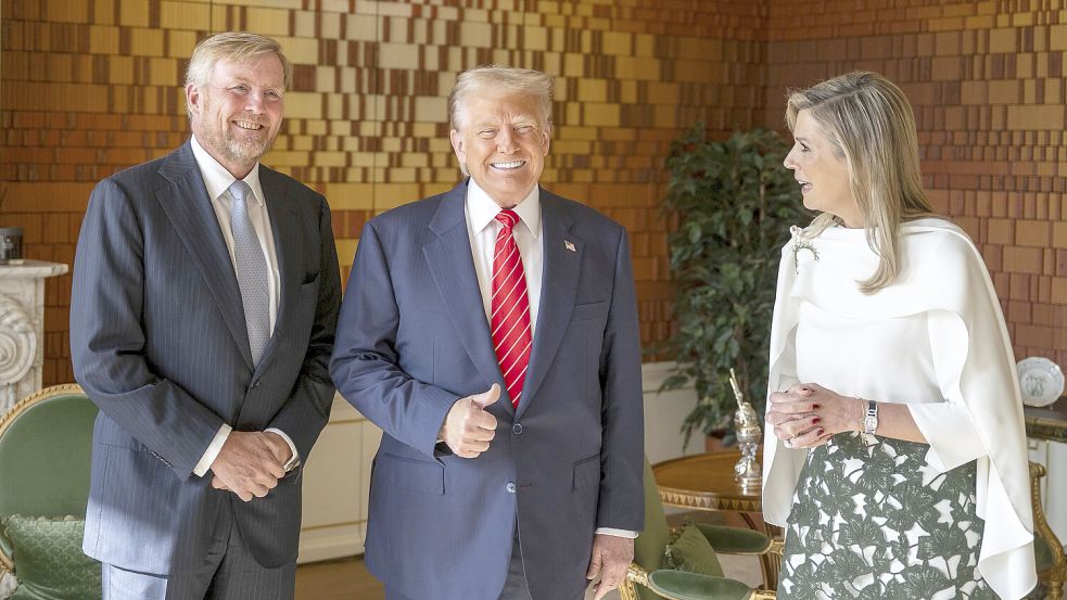 Beim königlichen Fotoshooting mit Donald Trump zeigt die niederländische Königin Máxima eine unerwartete Mimik. Foto: dpa/Pool ANP/AP/Frank van Beek