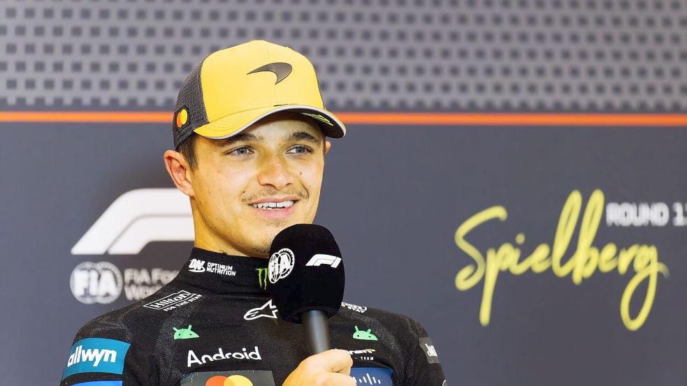 Lando Norris hat nach seinem Kanada-Desaster wieder gute Laune. Foto: Philipp von Ditfurth/dpa