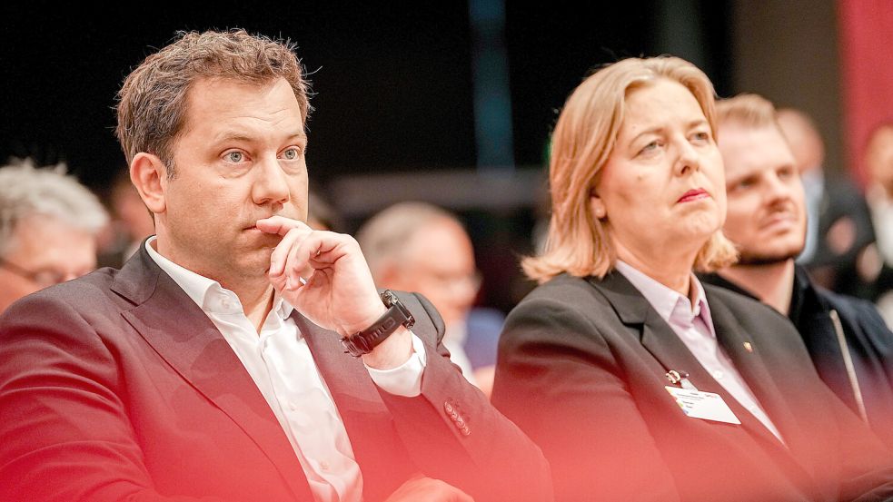 Der SPD-Parteitag (hier die Parteispitzen Lars Klingbeil und Bärbel Bas) fordert eine Vorbereitung eines AfD-Verbotsverfahrens. Foto: dpa/Kay Nietfeld