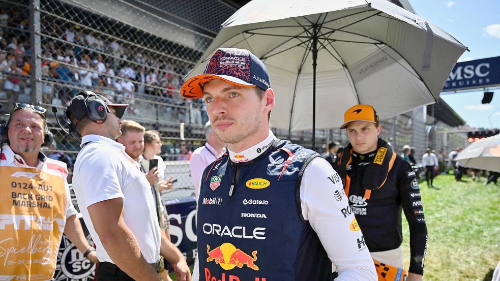Es war nur ein kurzer Auftritt für Max Verstappen. Foto: Denes Erdos/AP POOL/AP/dpa