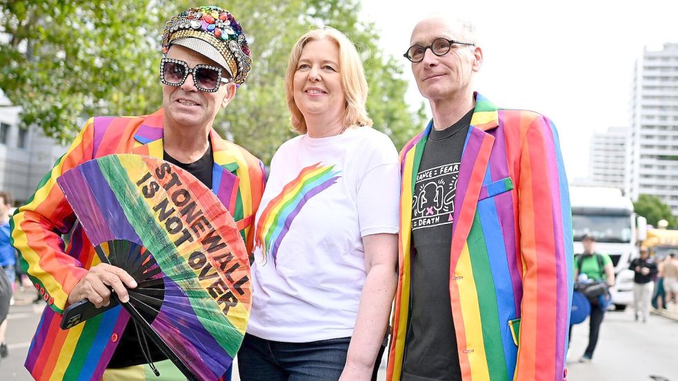Die frühere Bundestagspräsidentin Bas (SPD) beteiligte sich beim CSD in Berlin Foto: Fabian Sommer/dpa