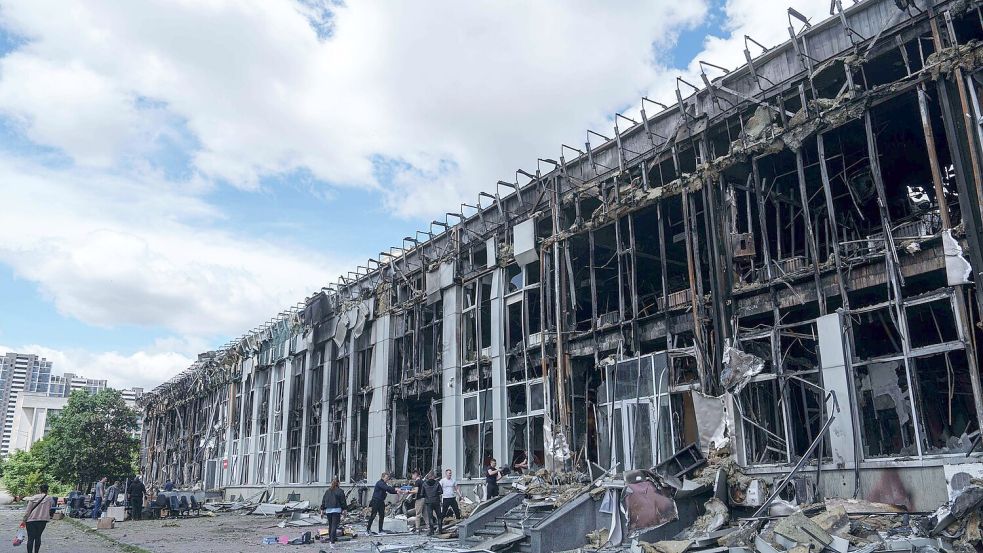 Auch Kiew wurde zuletzt angegriffen. (Archivbild) Foto: Evgeniy Maloletka/AP/dpa