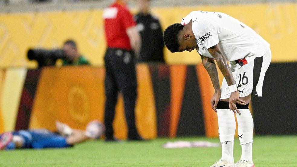 Für Savinho und Manchester City ist das Aus bitter. Foto: Phelan Ebenhack/AP/dpa