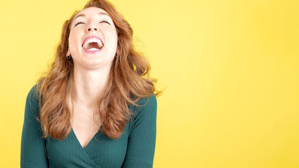 Witze können Menschen zum Lachen bringen – oder für Unverständnis sorgen. Foto: Imago Yay Images/Ivan Moreno