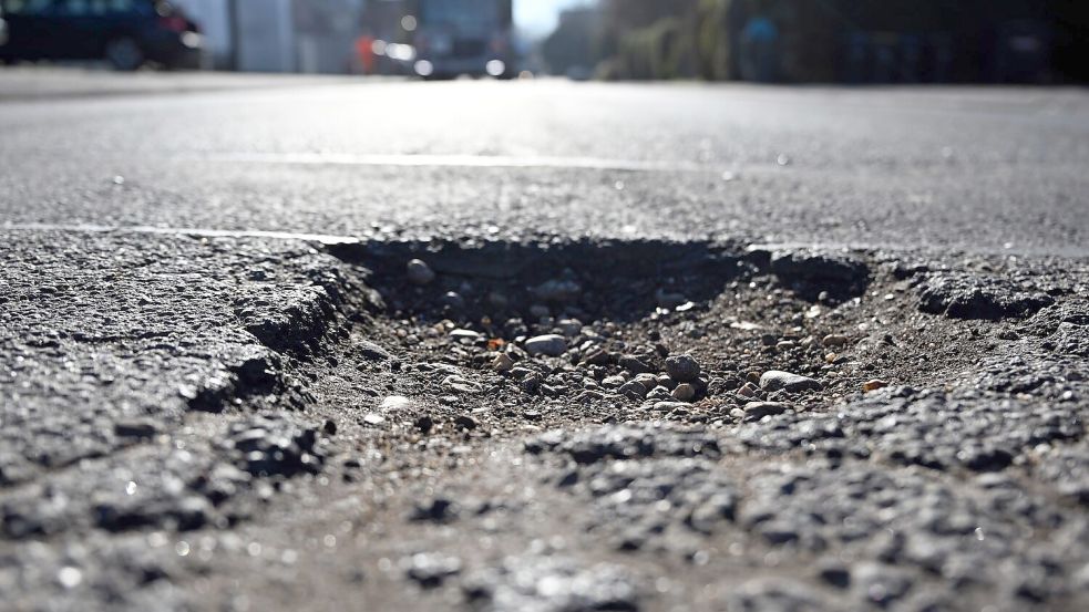 Viele Straßen im Land sind sanierungsbedürftig (Symbolbild) Foto: Federico Gambarini/dpa