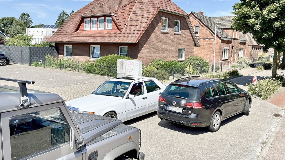 In der Friedhofstraße kann es schon mal eng werden. Foto: Klaus Ortgies