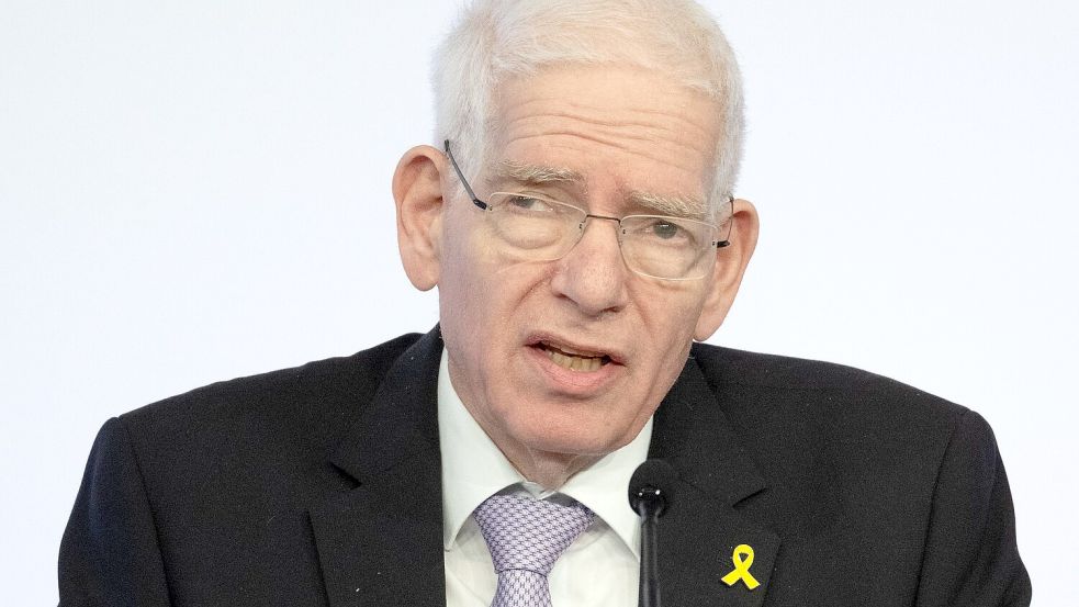 Der Präsident des Zentralrats der Juden in Deutschland, Josef Schuster, fordert, die Bundesregierung müsse „aktiv politisch gegen das iranische Regime vorgehen“. (Archivfoto) Foto: Boris Roessler/dpa