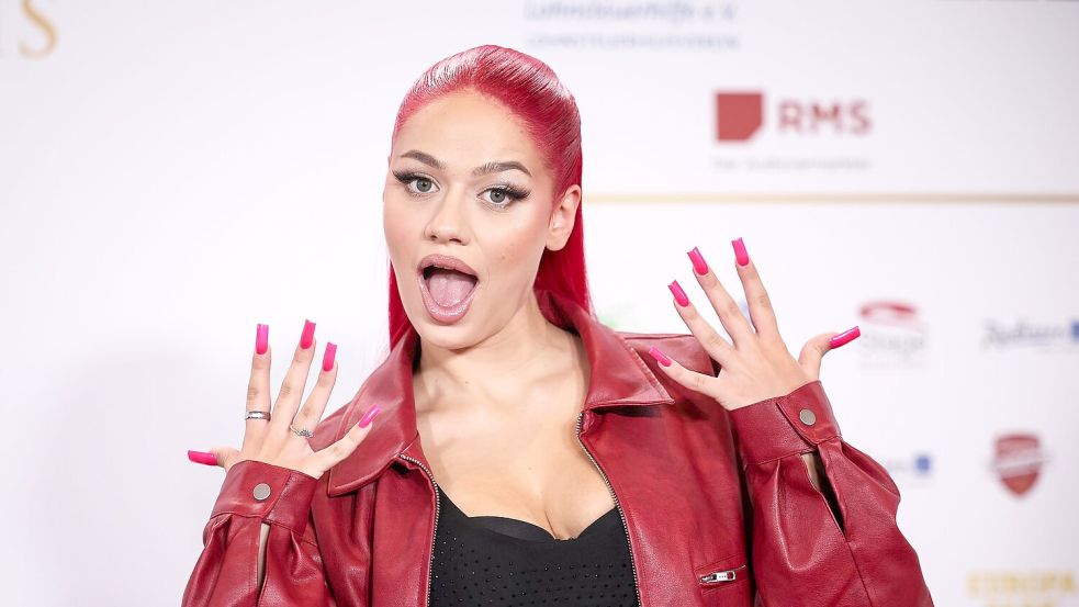 Rapperin Badmómzjay: „Das Klischee, was mich am meisten über Frauen im Rap nervt, ist, dass wir nicht rappen können.“ (Archivbild) Foto: Christian Charisius/dpa