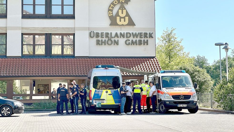 Die Bluttat schockiert die Menschen in der 5.600 Einwohner zählenden Gemeinde. Foto: Daniel Vogl/dpa