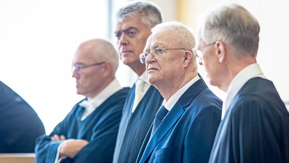 Der Prozess gegen Ex-Volkswagenchef Winterkorn ist vorläufig gestoppt. (Archivbild) Foto: Moritz Frankenberg/dpa