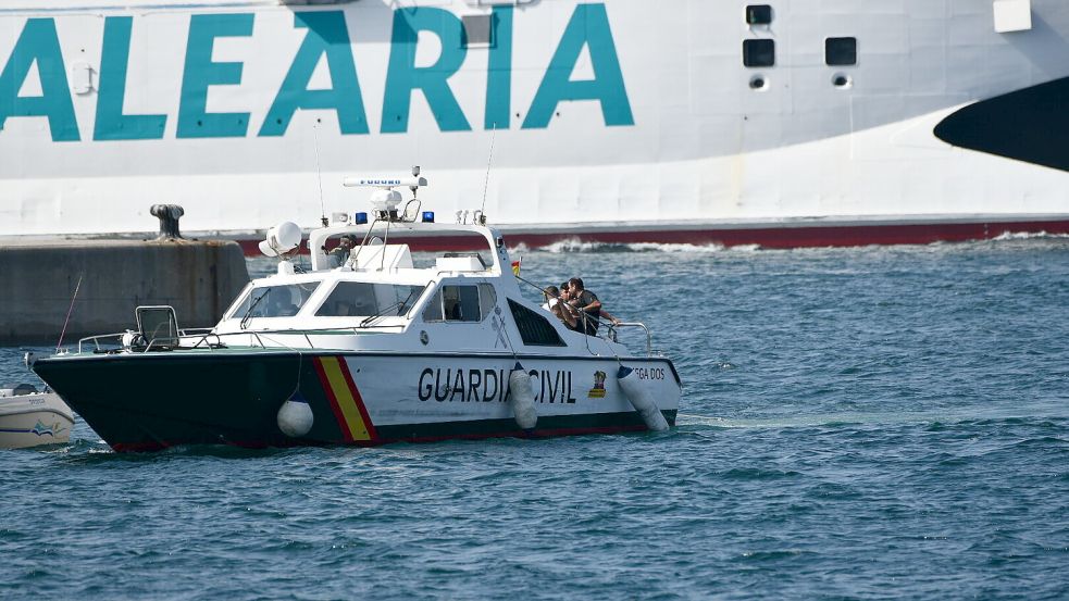 Tatort Mittelmeer: Spanische Polizisten finden Opfer von Gewaltverbrechen im Mittelmeer. Foto: dpa/Antonio Sempere