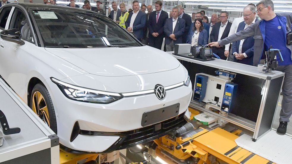 Der ID.7 beim offiziellen Start der Produktion in Emden im August 2023. Foto: Ortgies/Archiv