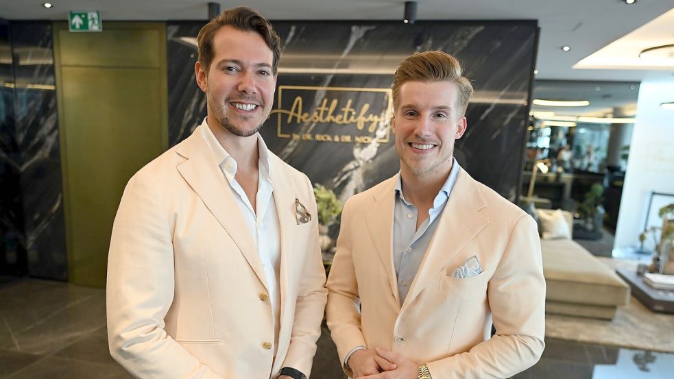 Die Verbraucherzentrale klagt gegen das Unternehmen Aesthetify von „Dr. Rick und Dr. Nick“. Foto: Federico Gambarini/dpa