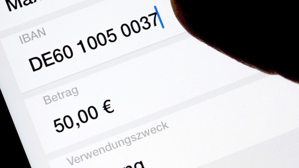 Verpflichtende Überprüfungen des Zahlungsempfängers sollen Überweisungen sicherer machen. (Symbolbild) Foto: Monika Skolimowska/dpa-Zentralbild/dpa