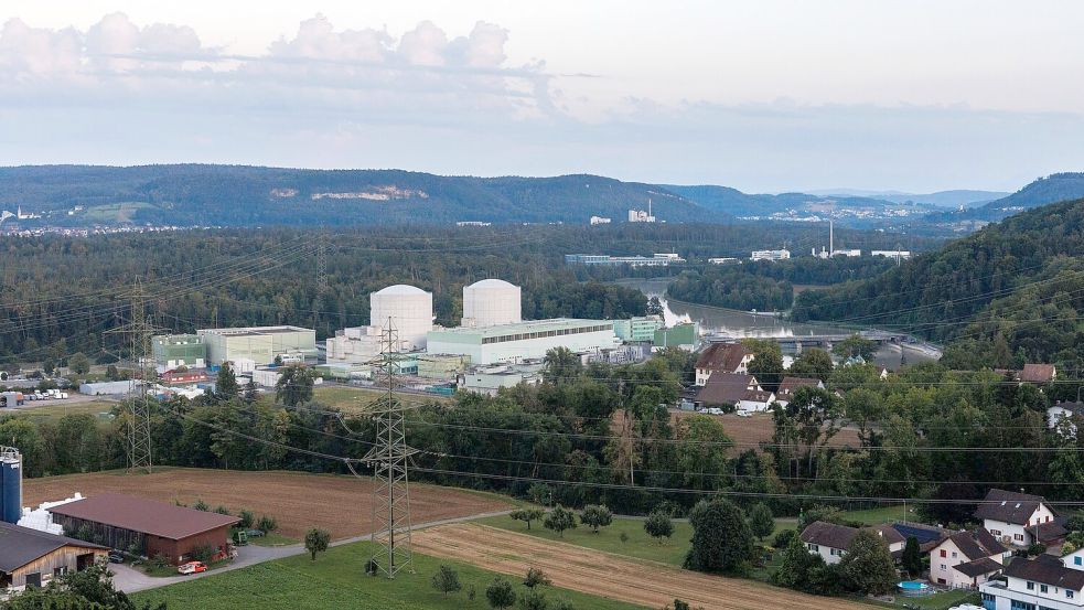 Kein Sicherheitsproblem, sondern Umweltauflagen: Deshalb wurden die Reaktoren im AKW Beznau heruntergefahren. Foto: Philipp von Ditfurth/dpa