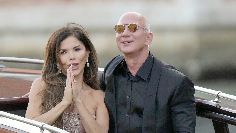 Eines der Kleider von Lauren Sánchez Bezos ist verschwunden. (Foto: Archiv) Foto: Luca Bruno/AP/dpa