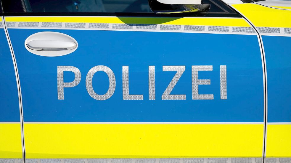 Die Polizei ermittelt, wer hinter dem Angriff steckt, und sucht nach Zeugen. (Symbolbild) Foto: Sven Hoppe/dpa