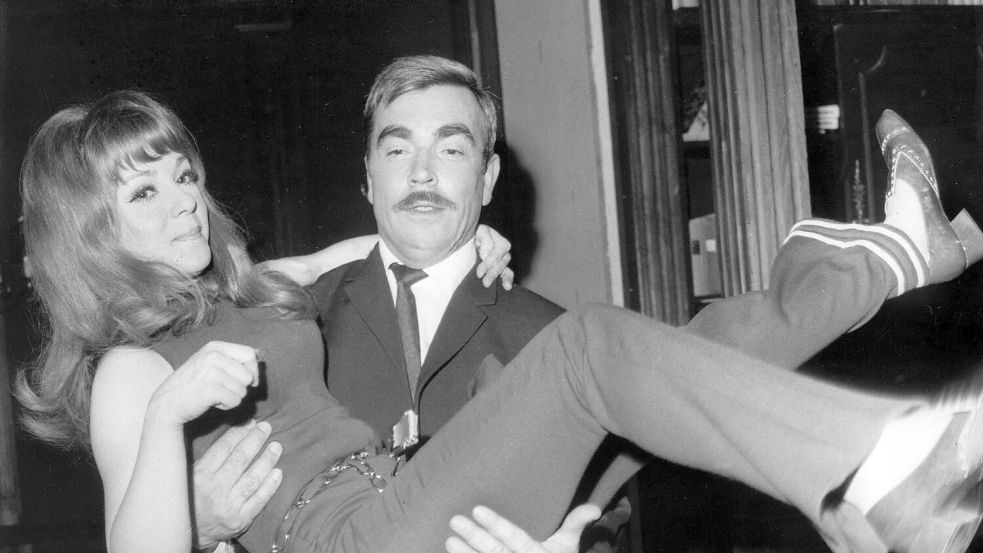 Anita Kupsch spielte auch viel Theater, so etwa 1968 mit Claus Biederstaedt an der Berliner Komödie am Kurfürstendamm. Foto: Konrad Giehr/dpa