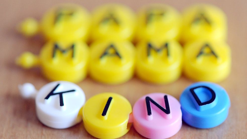 Auf jedes vorgemerkte Adoptivkind kommen in Deutschland fünf potenzielle Adoptivfamilien. (Symbolbild) Foto: Jens Kalaene/dpa-Zentralbild/dpa-tmn