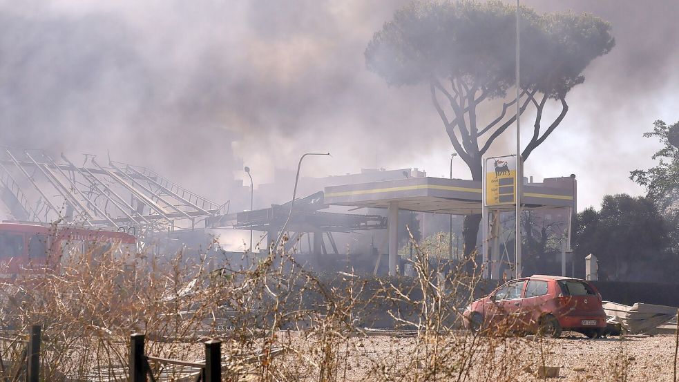 Unter den Verletzten sollen 16 Menschen sein, darunter der Tankstellenbetreiber. Foto: Cecilia Fabiano/LaPresse via ZUMA Press/dpa