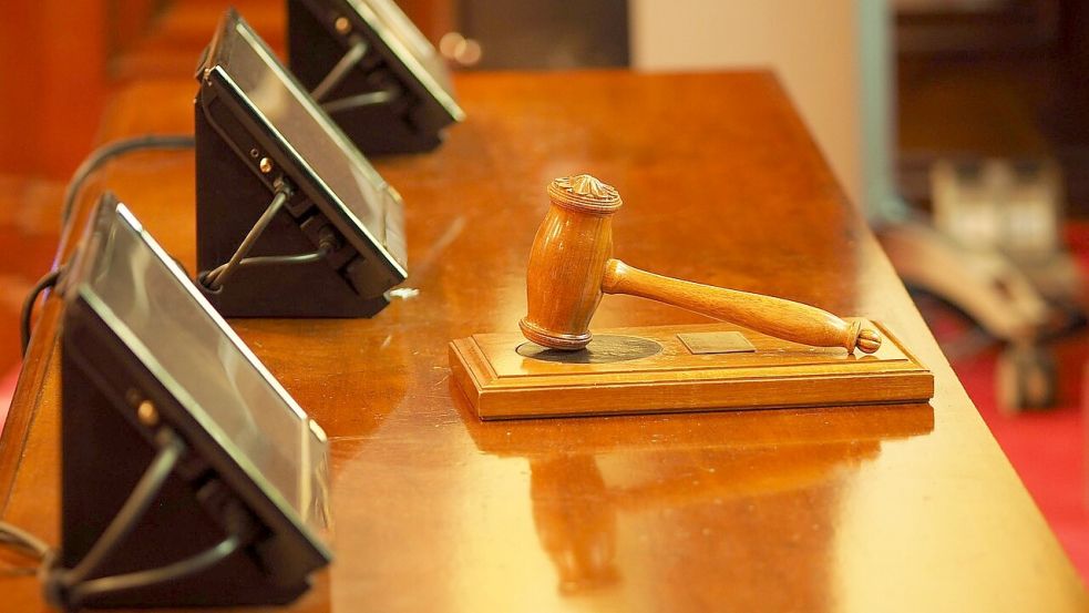 Am Landgericht Aurich wurde ein 34-jähriger Emder wegen versuchten Raubes mit Messer verurteilt. Symbolfoto: Pixabay